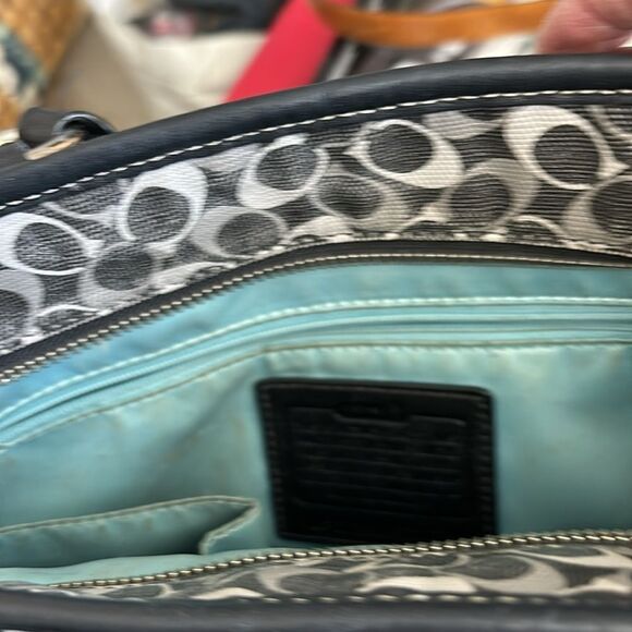 Coach Chelsea Bias Signature Shoulder Bag Purse - Picture 4 of 5